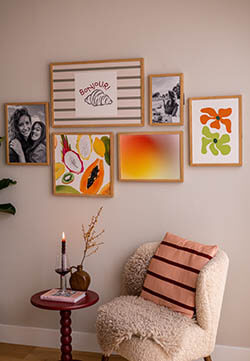 FlexFrame collage in cozy corner
